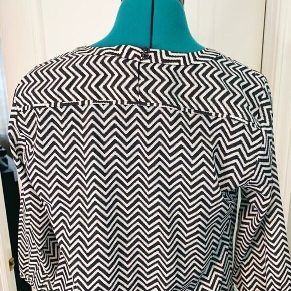 French Connection 3/4 Sleeve Keyhole Casual Career Lightweight Printed Blouse - Picture 12 of 15